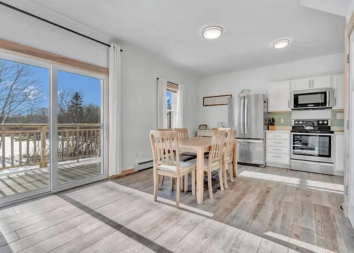 Ocean Breeze West Wind - Updated 2Br/2Ba Home Step