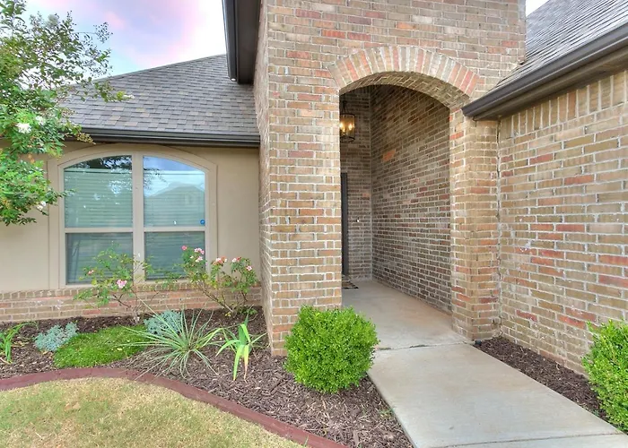Unleash Your Familys Next Adventure Stunning 4 Bed In Yukon!