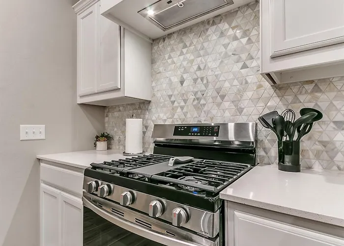 Your Yukon Haven New Home In Great Location!