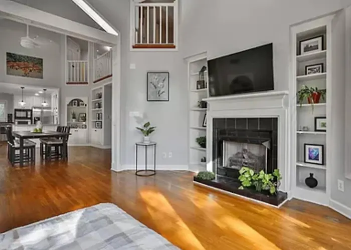 3 Bedroom 2 Bath Cozy & Private
