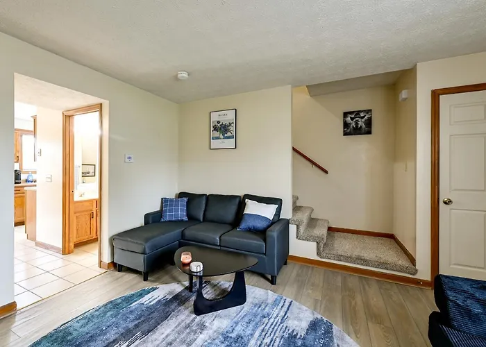 Great For Families! Richmond Townhome W/ Patio