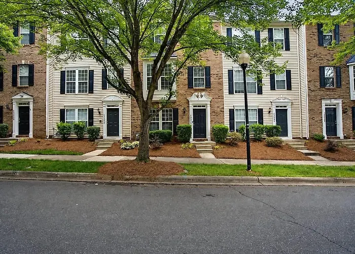Walking Distance To Night Life In Huntersville