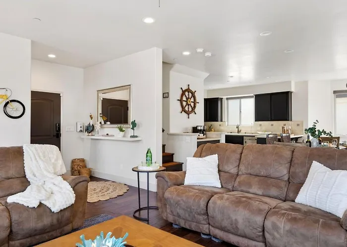 Stimson Coastal Luxury By Avantstay