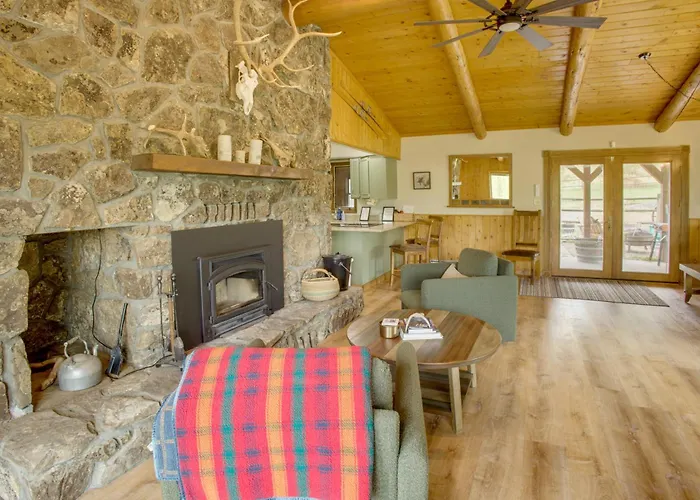 Mountain Views + Bbqs: Updated Cody Cabin
