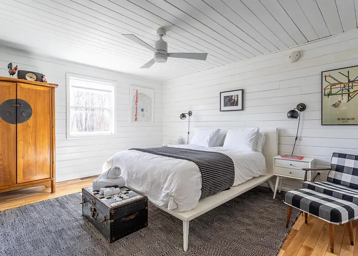 Blue Mountain Cabin - Saugerties Gem With Hot Tub