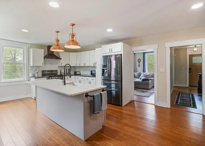 Ski & Stay Montpelier 4Br Home Sleeps 8 Home