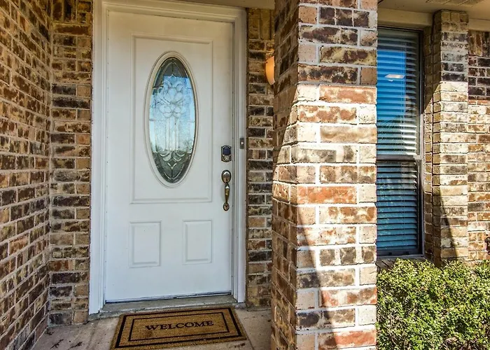 Updated House Near Frisco, Plano, Dallas, Colony