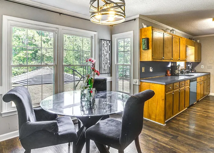 3 Mi To San-Lee Park! Family Home W/ Office & Yard