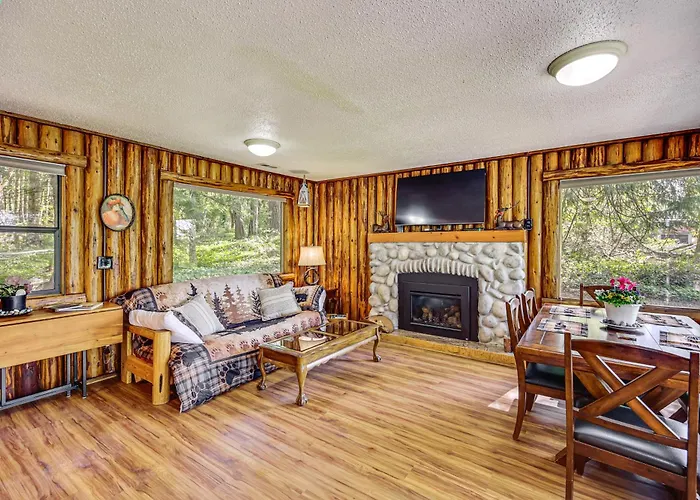 Beach Access Historic Cabin On Henderson Bay!