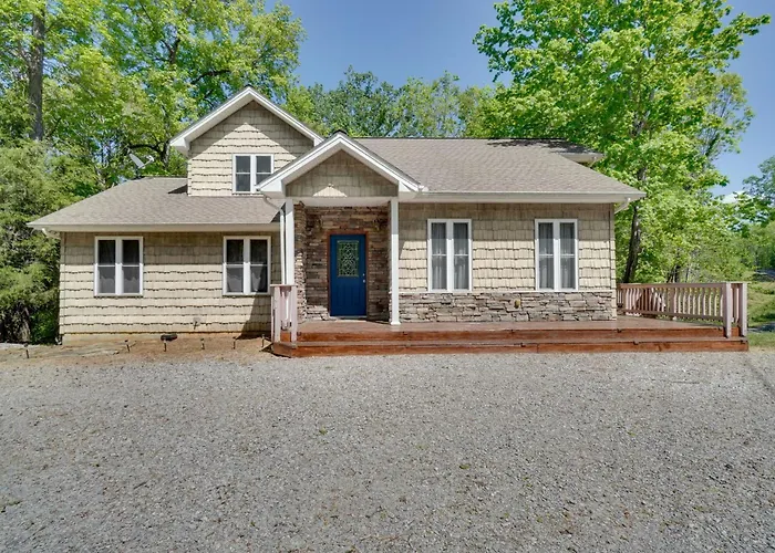 Hot Tub, Grills & Deck! Home Near Dale Hollow Lake