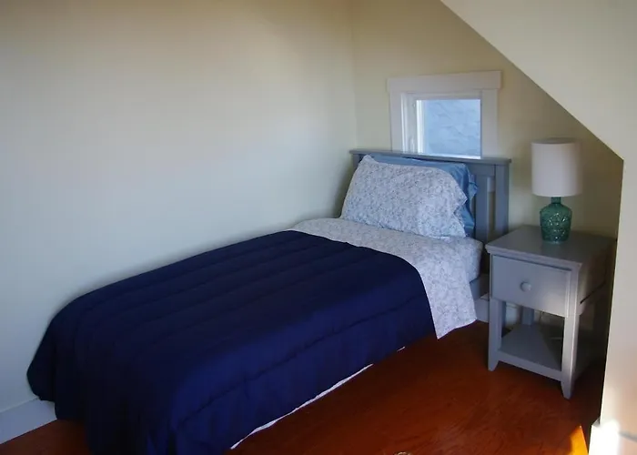 3 Bedroom 2 1/2 Bath Apartment With Views Of Rocklan