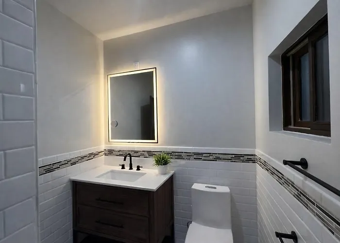 Private 1B1B Home In Pasadena & Parking