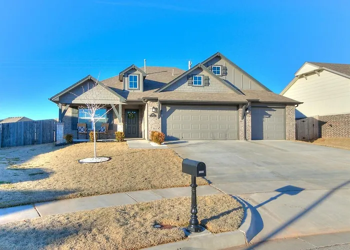 Stunning Home In Great Neighborhood