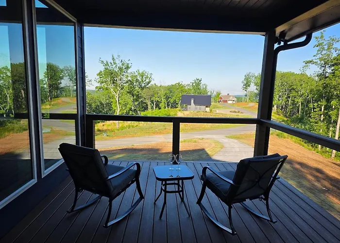 Modern Mountain Retreat With Deck Swing & Views