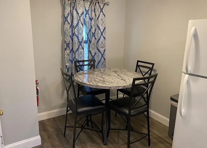 1 Bed 1 Bath Suite On Strip