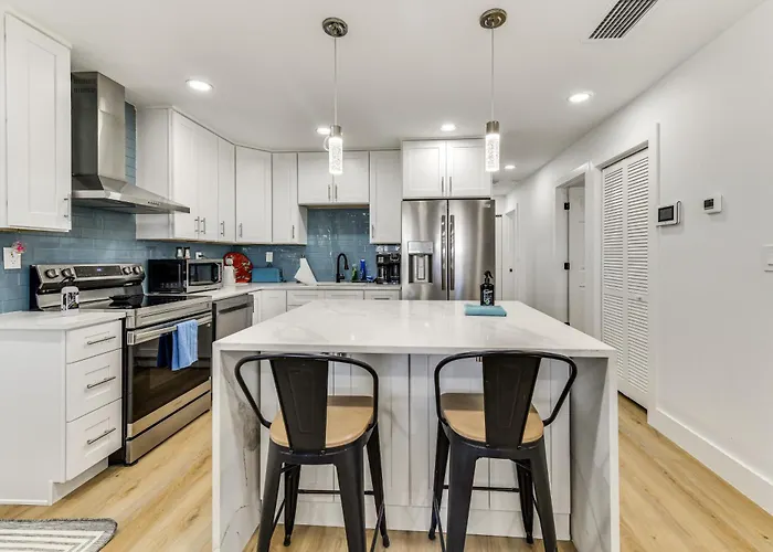 Work & Play In Palmetto! Pet-Friendly Home W/ Yard