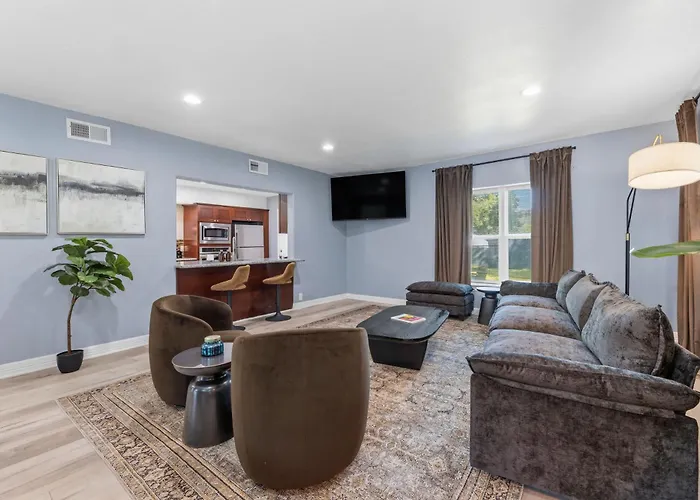 Relaxing Getaway With Private Hot Tub 7 Bedroom 4 Bath