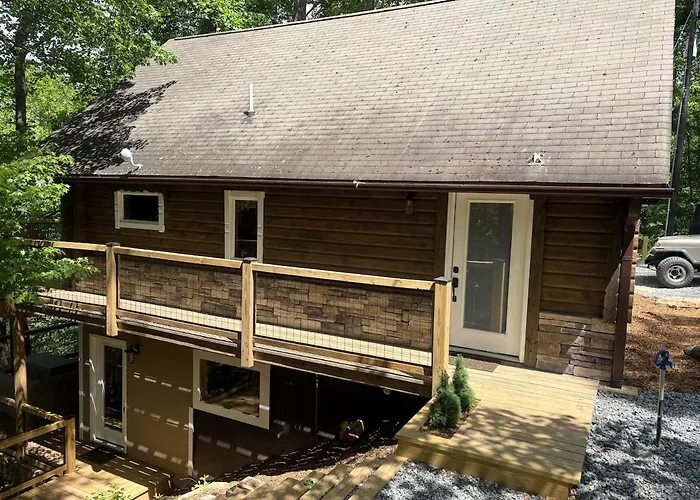 Treetops Cottage In Lake Lure