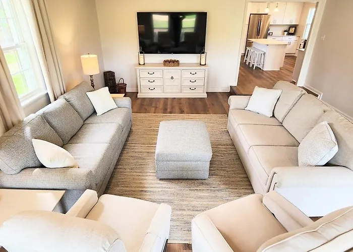 Fairhope Dreams Farmhouse: Private Modern Retreat
