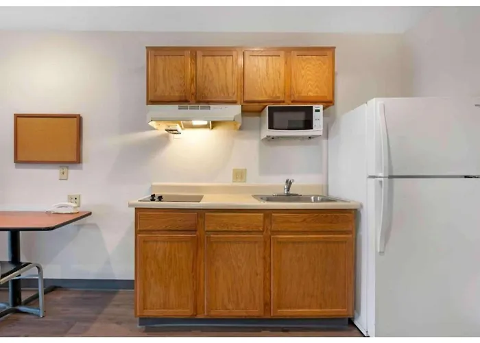Motel 6 Suites Cincinnati Sharonville, Oh