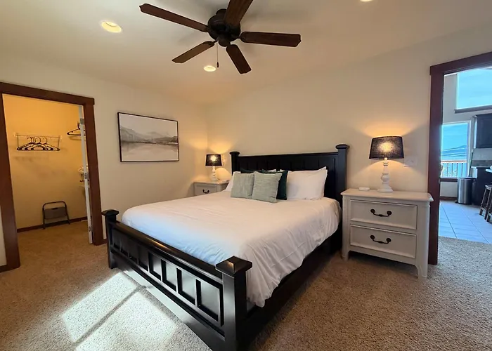 Lake Cda View 4Br Sleeps 12 Dog-Friendly