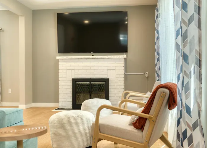 Benton Beach House 4 Bedrooms 3 Full Bathrooms Bike To Beach And St Joseph River Arcade Games Cornhole Firepit Grill