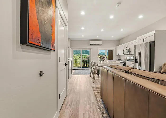 Mountain Getaway Modern Condo