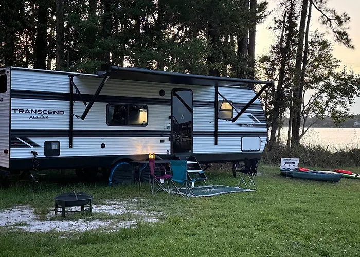 Waterfront Glamping Retreat Near Navarre Beach