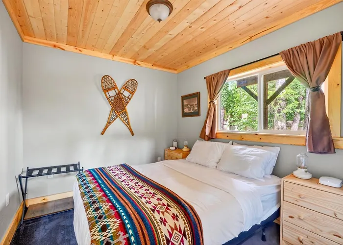 Mt Hood Cabin Hot Tub Fire Pit Dog-Friendly