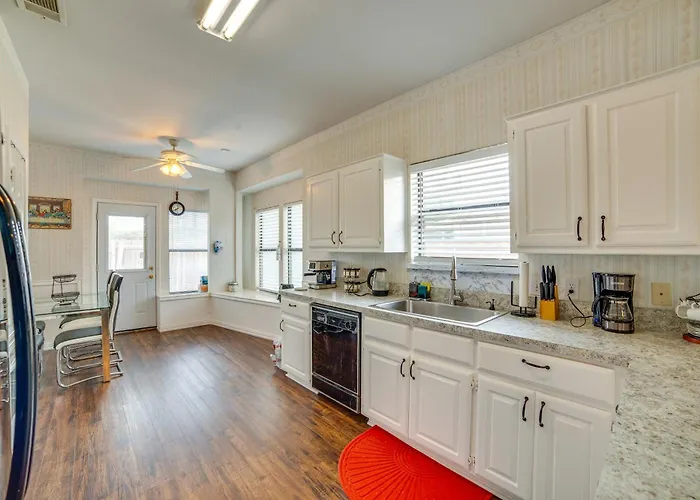Extended Dfw Retreat W/ Private Patio & Grill