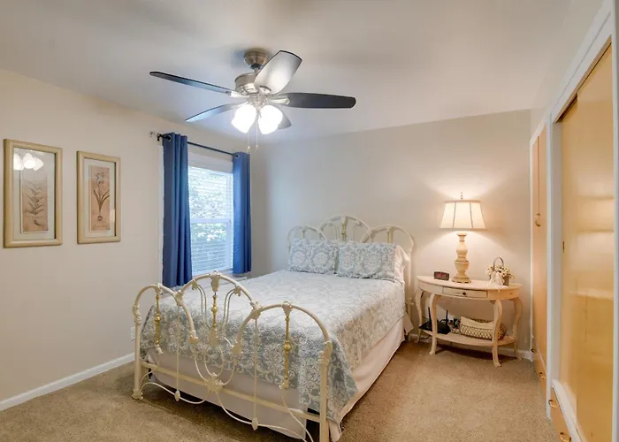 Hike, Golf & Fish! Pet-Friendly Getaway In Ashton