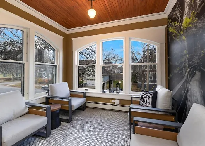 5Br Luxury Retreat With Huge Garage & 3 King Beds