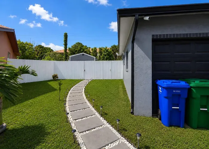 Cozy Escape Free Parking Private Patio