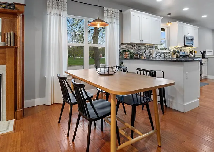 Windsor Hot Tub House - Near Lake Park And Breweries