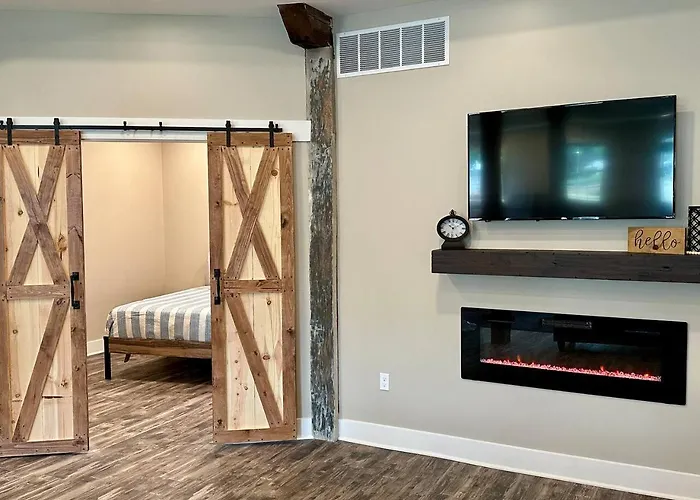 River Stone Villa - 2Bedroom/2Bath - No Step Entry
