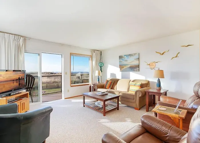 Hi-Tide Resort Queen Bed Unit 12