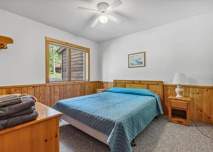 Lakeside Condo #16 4Br 3Ba Timberlane Resort