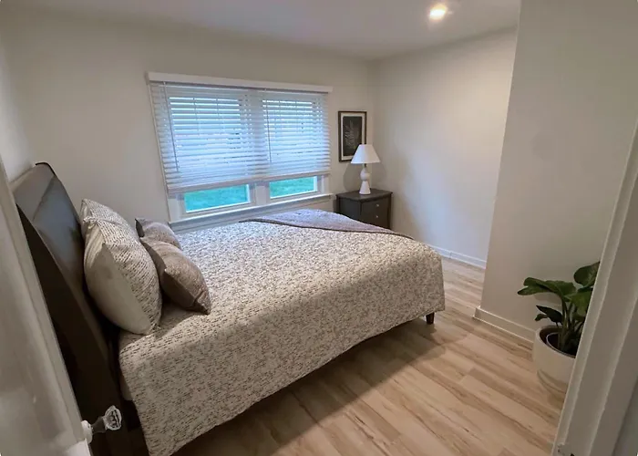 Bailiwick On The Beach - Oceanfront Cottage