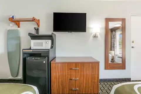 The Cherrywood Inn