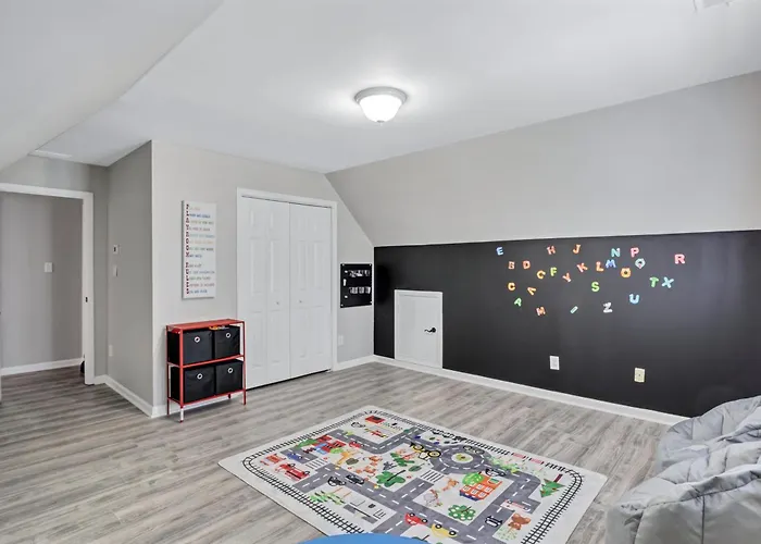 Luxury Home With Pool And Full Basement