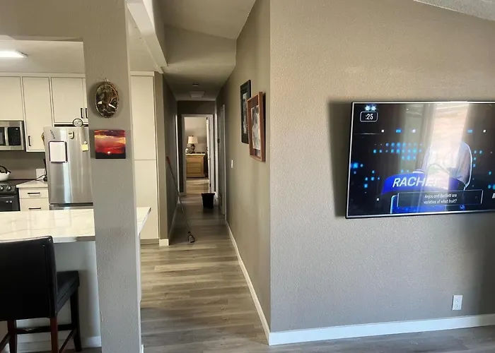 House In Pahrump Sleeps 9, D Valley