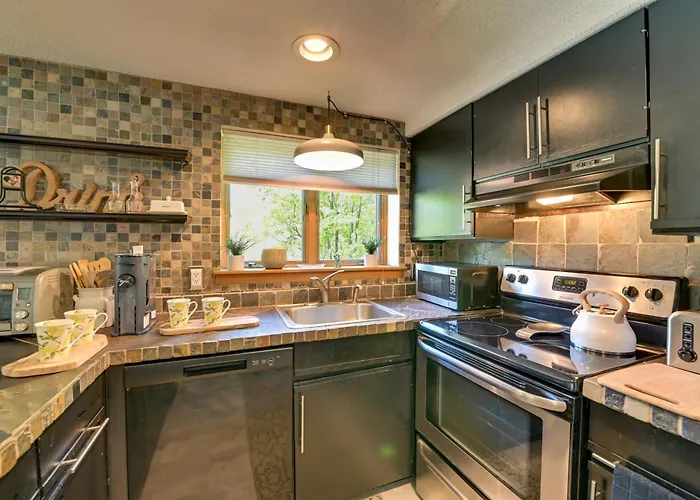 Hike, Bike & Ski! Condo Steps To Mount Snow Resort