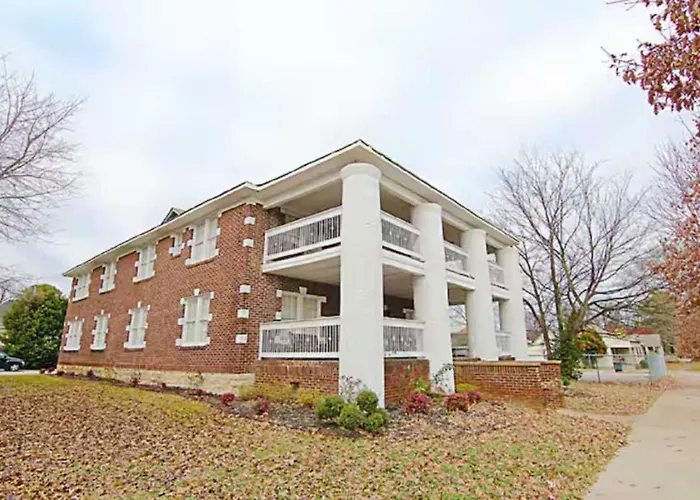 Cypress Creek Getaway Near Downtown With Patio