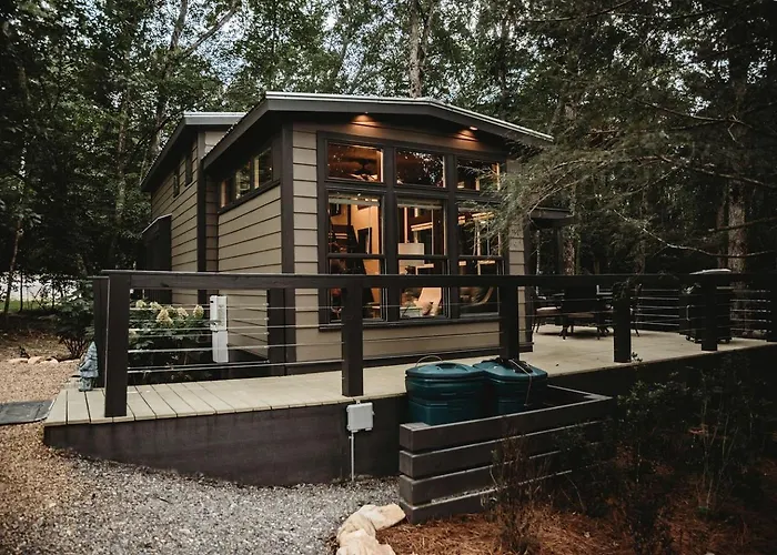Leprechaun Lodge At The Retreat At Deer Lick Falls In Tennessee
