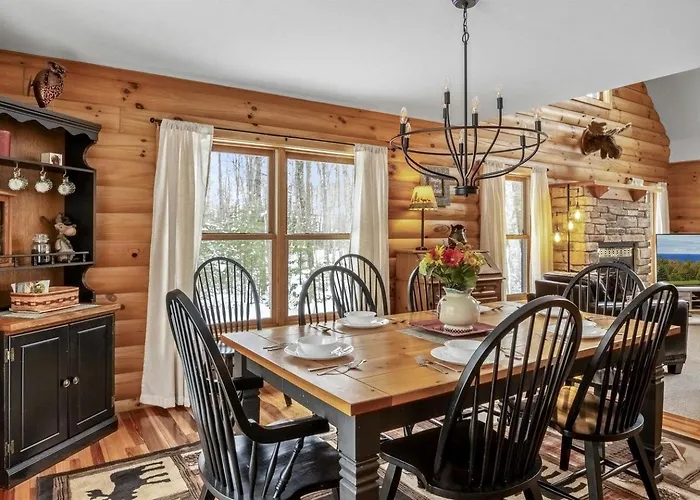 Cozy Log Cabin With Hot Tub & Firepit Near Pebble Beach, Sister Bay, Wisconsin