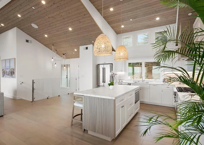 Luxury Oceanfront Retreat W Hot Tub Fire Table & Pacific Views Near Sf