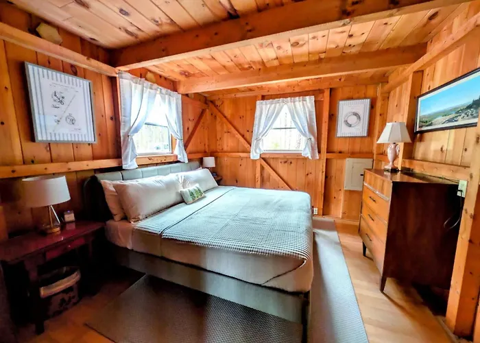 Hikers Cabin With Fireplace 10 Minutes To Acadia 1 Dog
