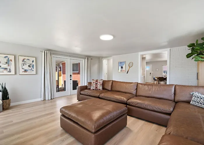Oak Haus Group Stay With Fenced Yard And Game Room