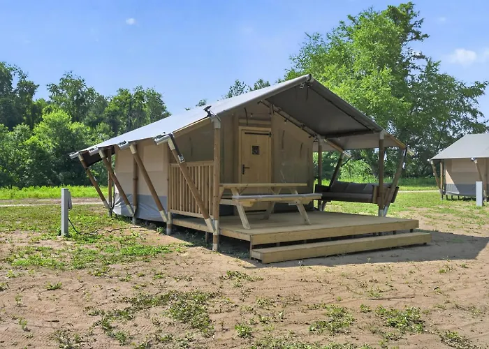 Luxury Safari Tent On The New River