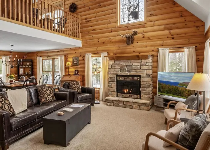 Cozy Log Cabin With Hot Tub & Firepit Near Pebble Beach, Sister Bay, Wisconsin